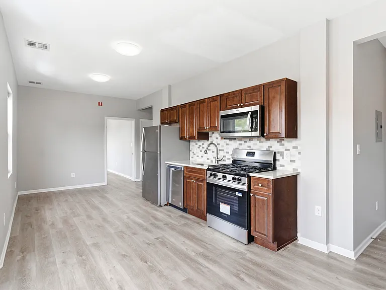 456 Avon Ave #3L — Photo 1