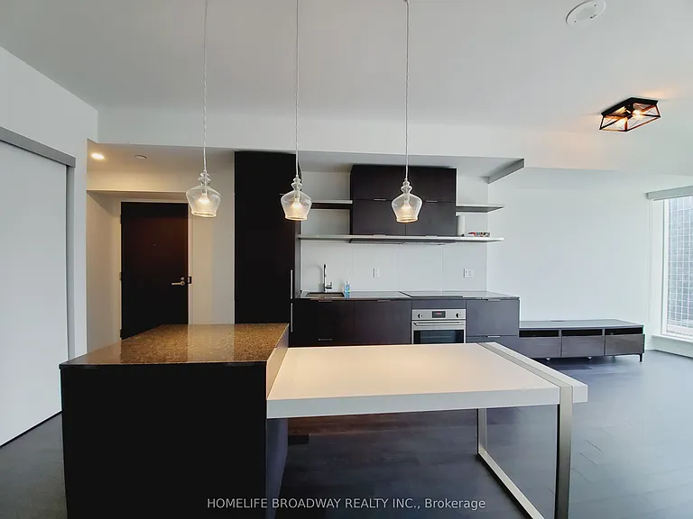 197 Yonge St #1714 — Photo 9