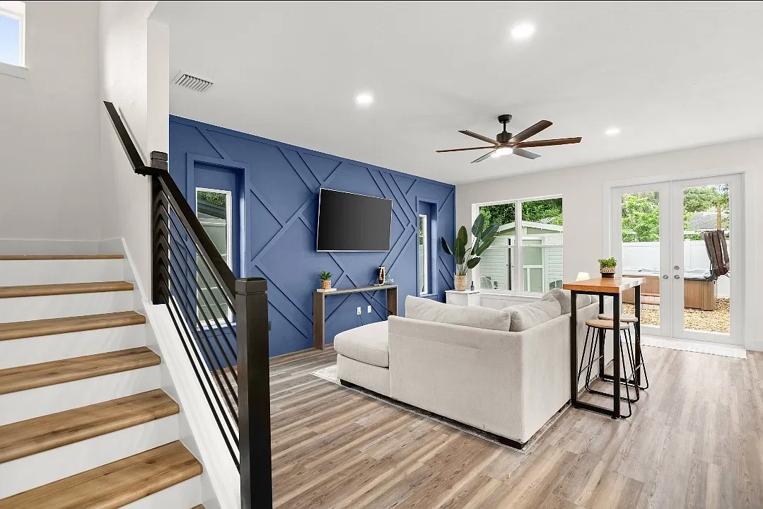 3505 N Dartmouth Ave — Photo 3