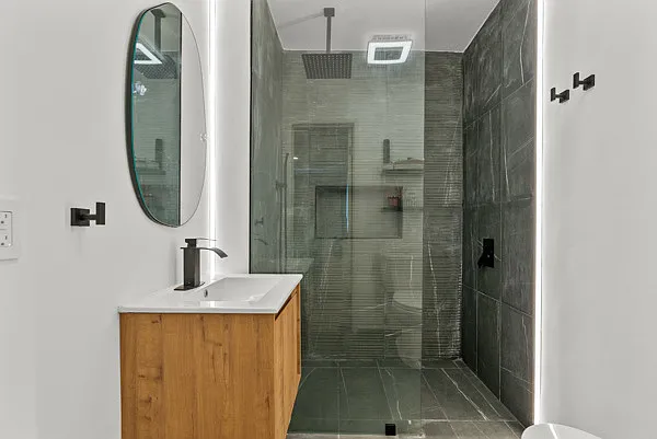 5409 Yarmouth Ave #3 — Photo 13