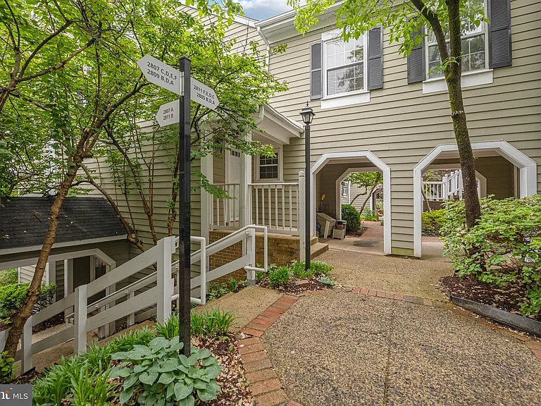 2811 S Woodrow St #B — Photo 1