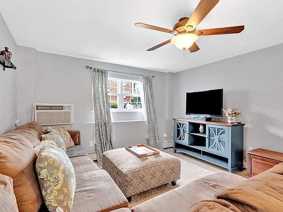 4th image of 29 Arlington Rd APT 1