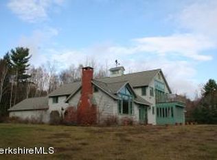 15 Lovers Ln, Great Barrington, MA 01230