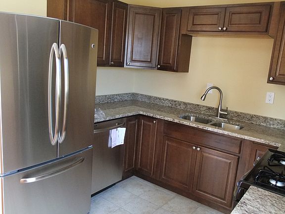 3rd image of 6205 Bren Mar Dr