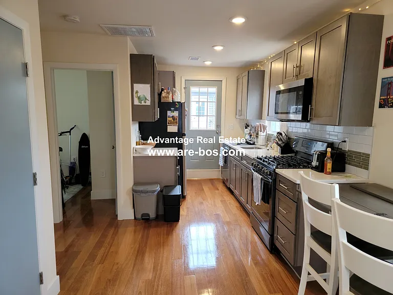 10 Harding St #2 — Photo 16