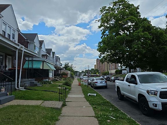 5th image of 31 E 15th St