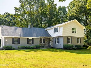2221 Chesterfield Dr, Maryville, TN 37803