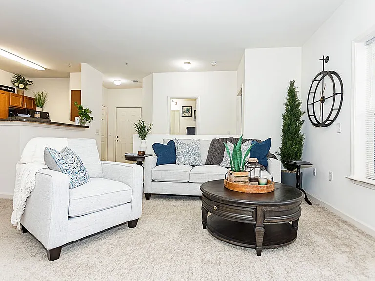 Stafford Place Apartments — Photo 44