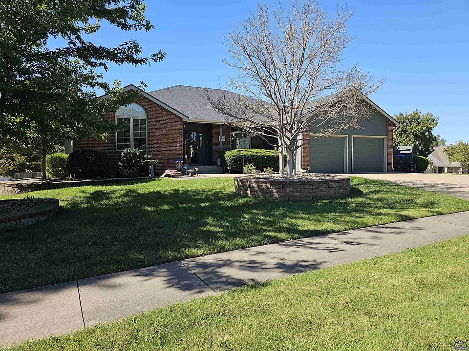 1st image of 1525 SW Village Dr