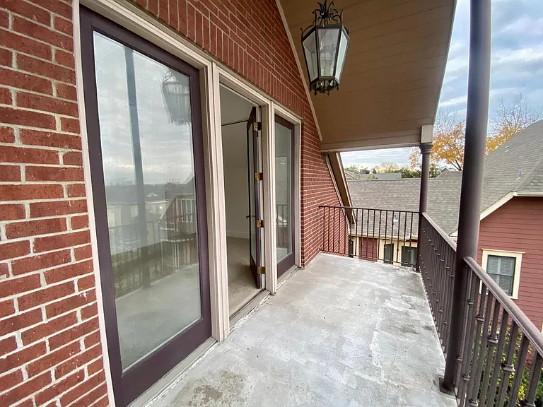 2508 State St #6 — Photo 24