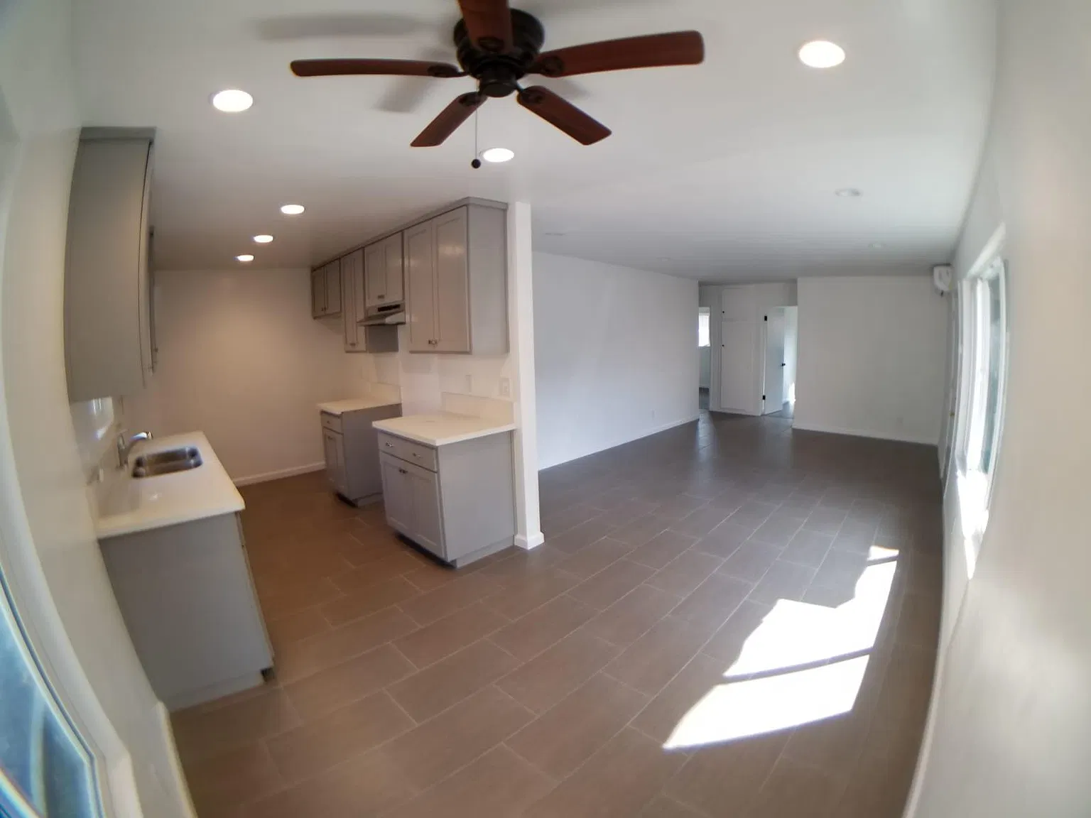 3 bed, 1100 sqft, $3,200 — Photo 1