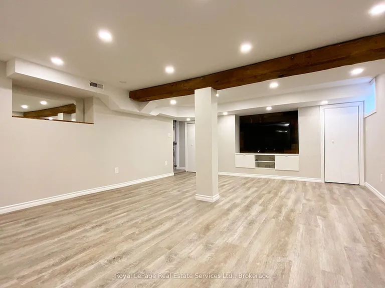 2028 Marine Dr #LOWER LEVEL — Photo 10