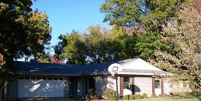 1st image of 805 Lisa Ln