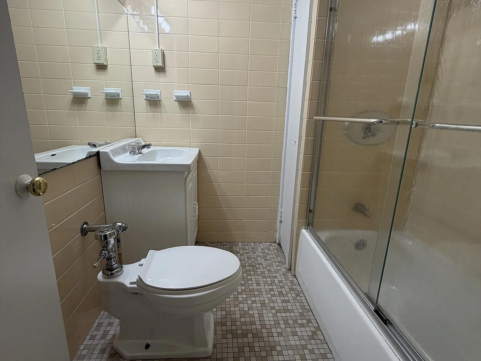 1 bed, 1.0 bath, $3,050 — Photo 4