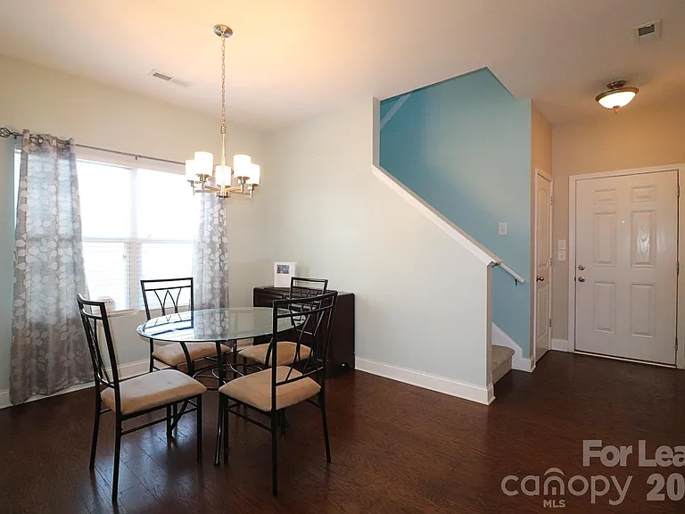 2090 Shady Pond Dr — Photo 3