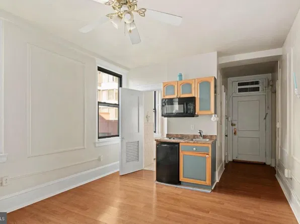 1324 Locust St APT 619, Philadelphia, PA 19107