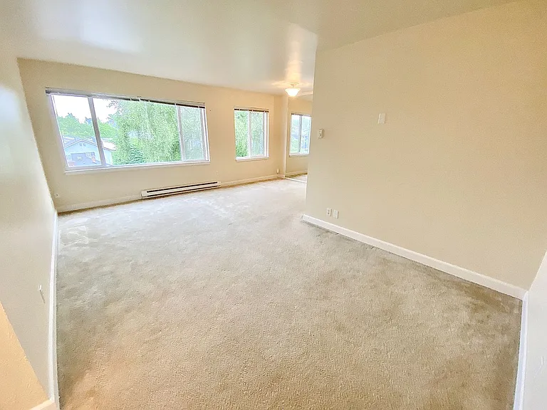 424 19th Ave E — Photo 34