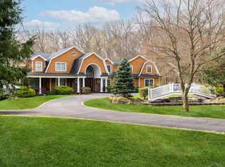 130 Old Country Rd, Melville, NY 11747