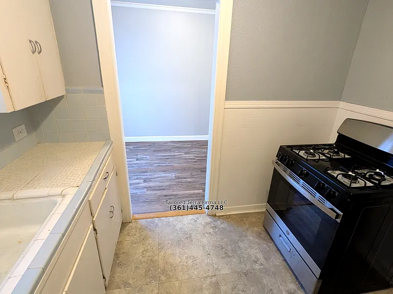 2702 Swantner St #5 — Photo 4
