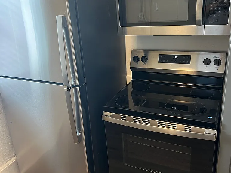 1237 Commerce Ave #6 — Photo 10
