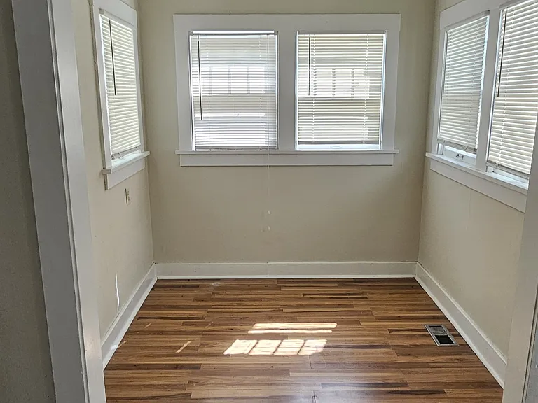 532 N Estelle Ave — Photo 4