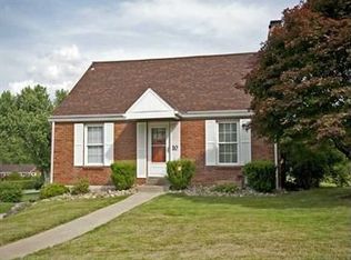 10 Oregon Trl, Bethel Park, PA