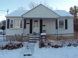 167 7th St, Mount Hope, WV 25880