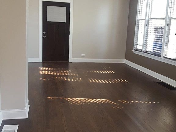 3rd image of 2512 W Argyle St #1