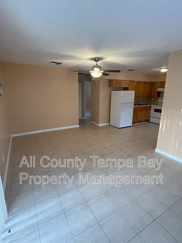 4 bed, 1.0 bath, $1,800 — Photo 3