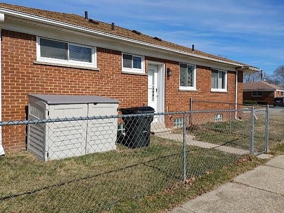 2nd image of 22001 Stratford Ave