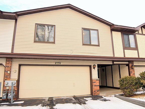 2nd image of 8845 N Maplebrook Ct