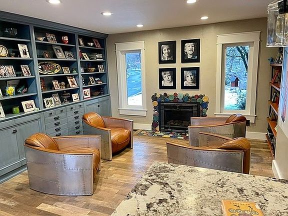 Sitting area in kitchen