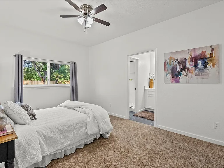 617 Prairie Ln — Photo 8