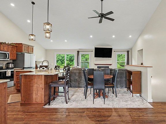 5th image of 5819 Horse Creek Dr