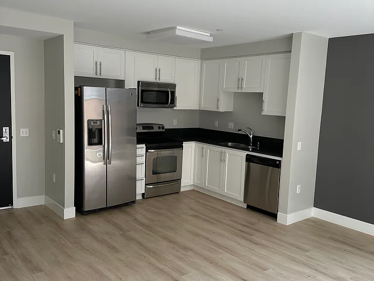 7 Vandewater St #203 — Photo 3