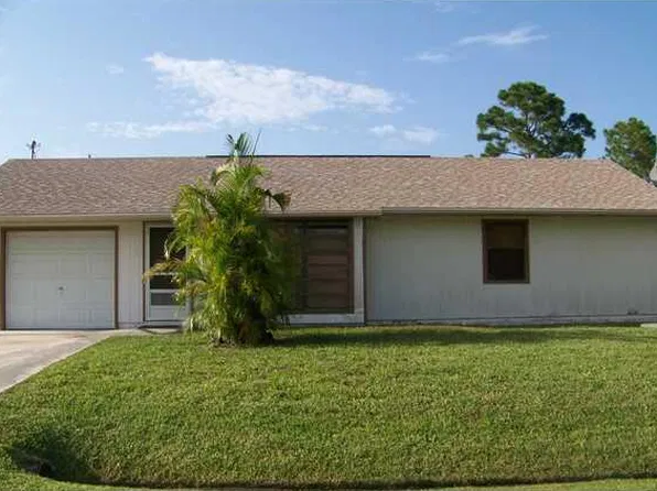 541 SW Duxbury Ave, Port Saint Lucie, FL 34983