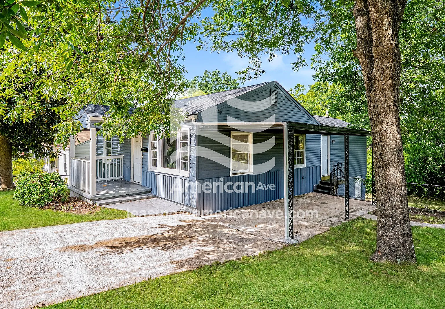 3 bed, 1.0 bath, 960 sqft, $897 — Photo 2