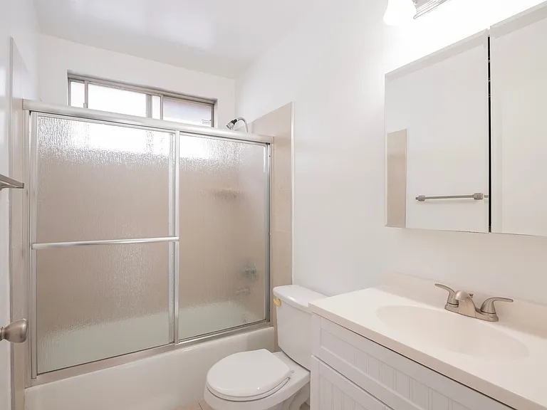 648 N Hayworth Ave — Photo 16