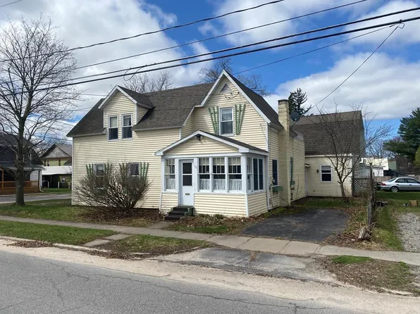 30 Cherry St, Malone, NY 12953