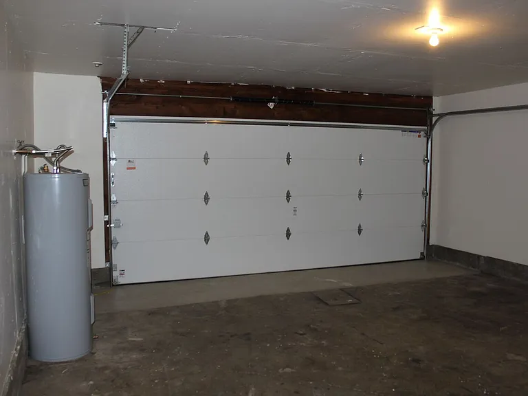 232 NE Palomar Ct — Photo 4