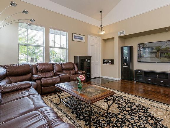 4th image of 1600 Rubio Cir