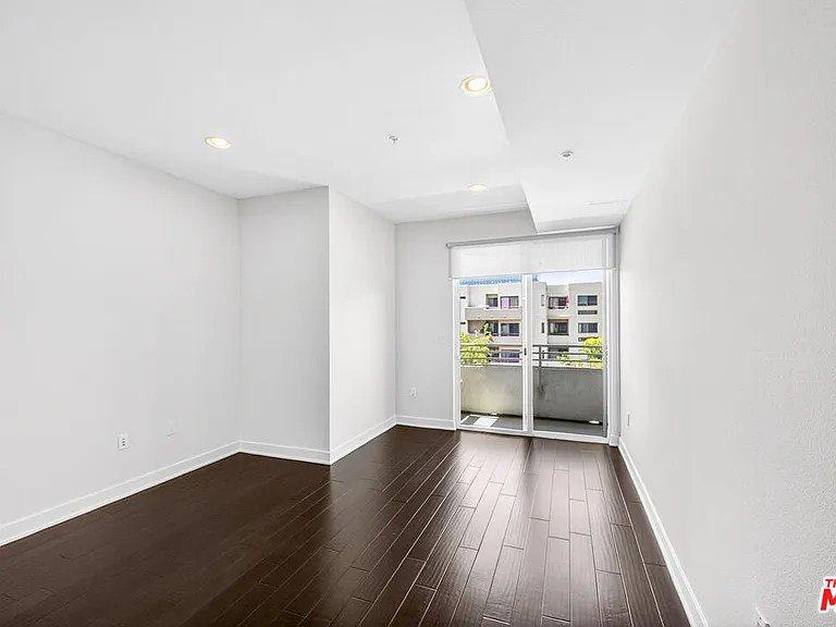 436 S Virgil #313 — Photo 7