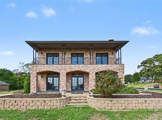208 Cape Shore Dr, Mabank, TX 75147