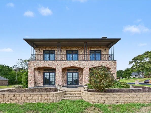 208 Cape Shore Dr, Mabank, TX 75147