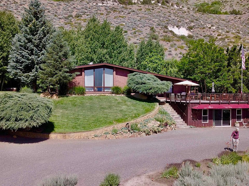 1st image of 1424 Clark Ln