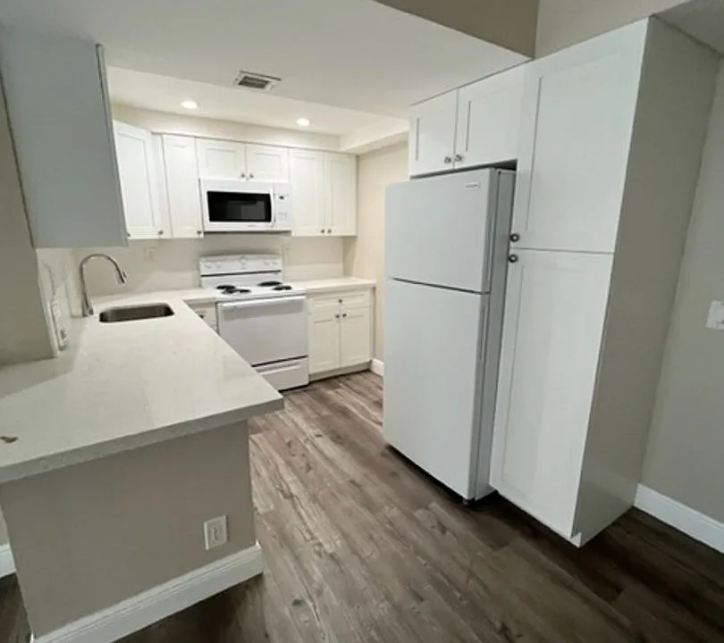 706 Executive Center Dr #26-2-26
