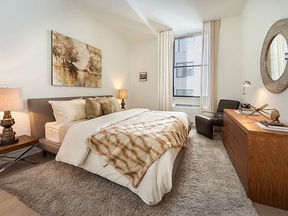 5th image of 70 Pine St APT 5901