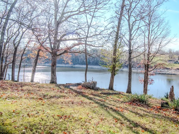 695 Herrington Woods, Harrodsburg, KY 40330