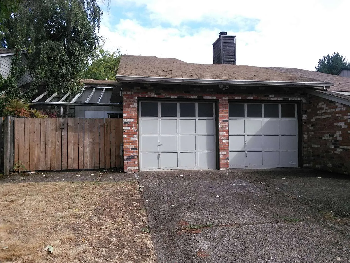 1836 NW Grant Cir photo 1