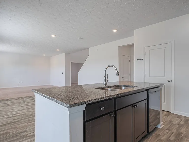 4000 Summit Ct — Photo 6